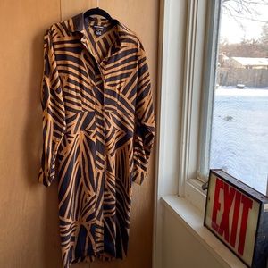 Ellen Tracy - Modern Button Up Dress 100% Silk Print